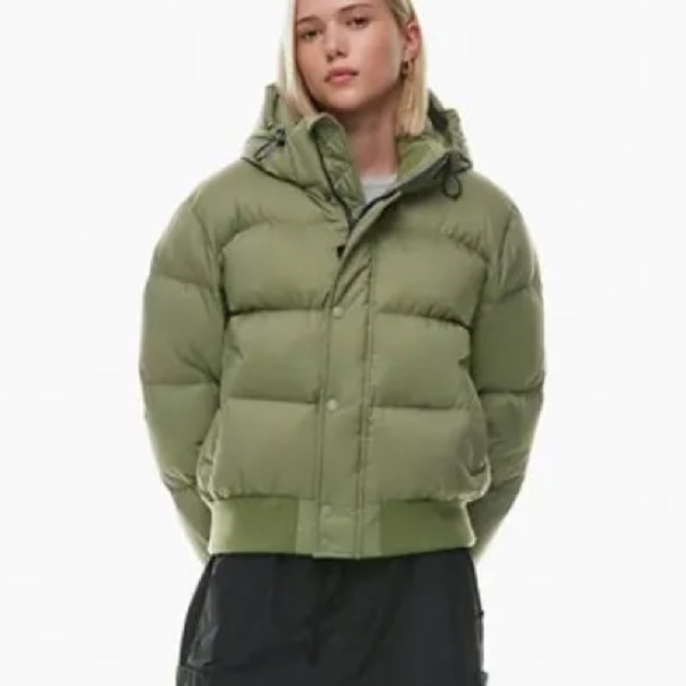 Aritzia Superpuff Bomber Jacket